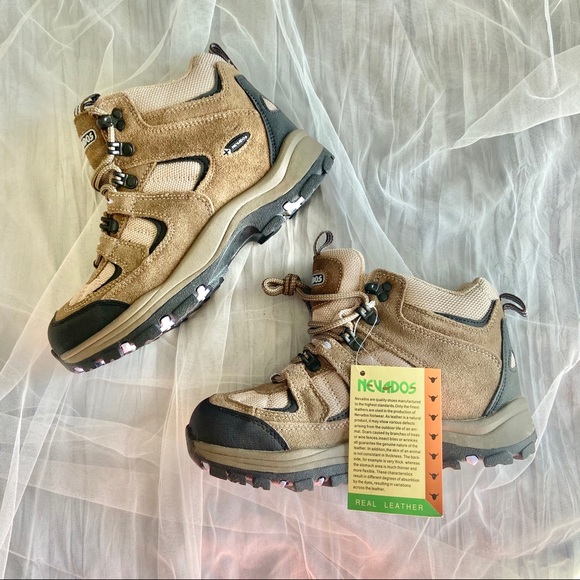 Nevados Shoes - Reposh! Nevados Boomerang II Mid Hiking Boot